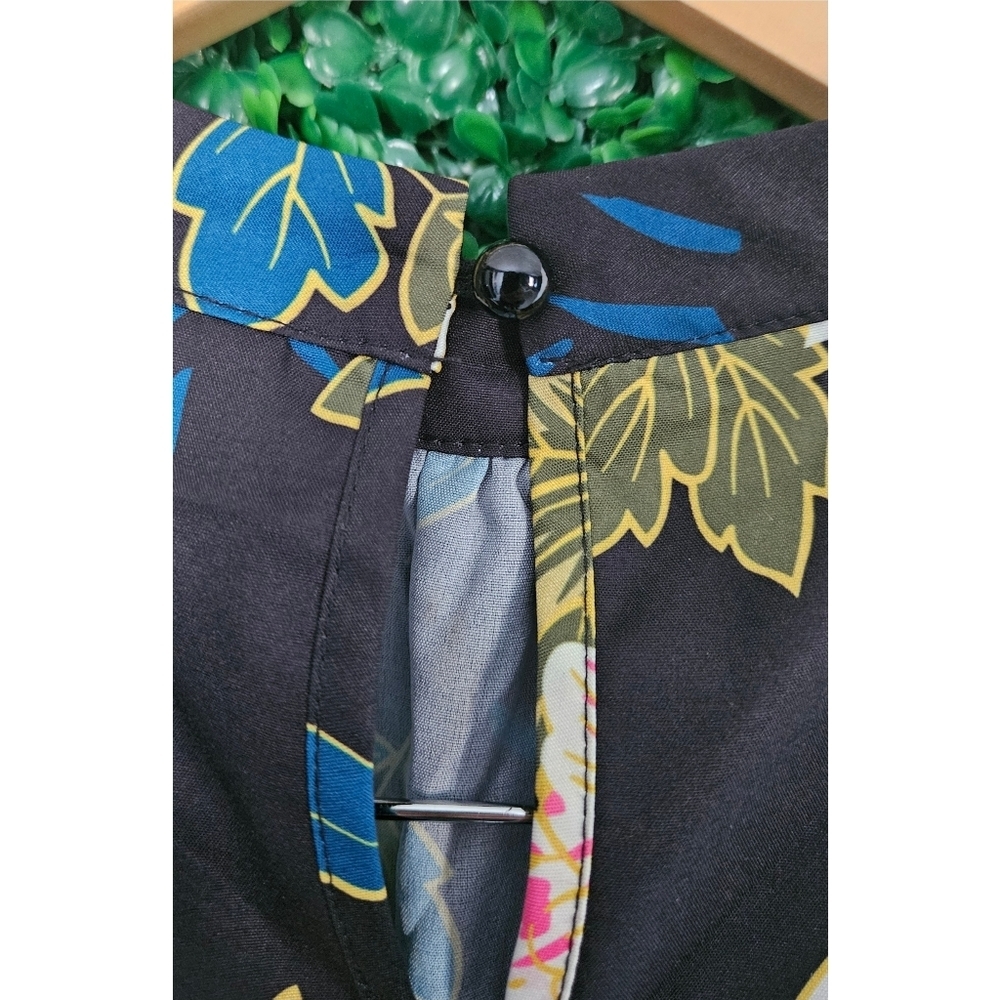 Highneck Blouse - Picture 4 of 7